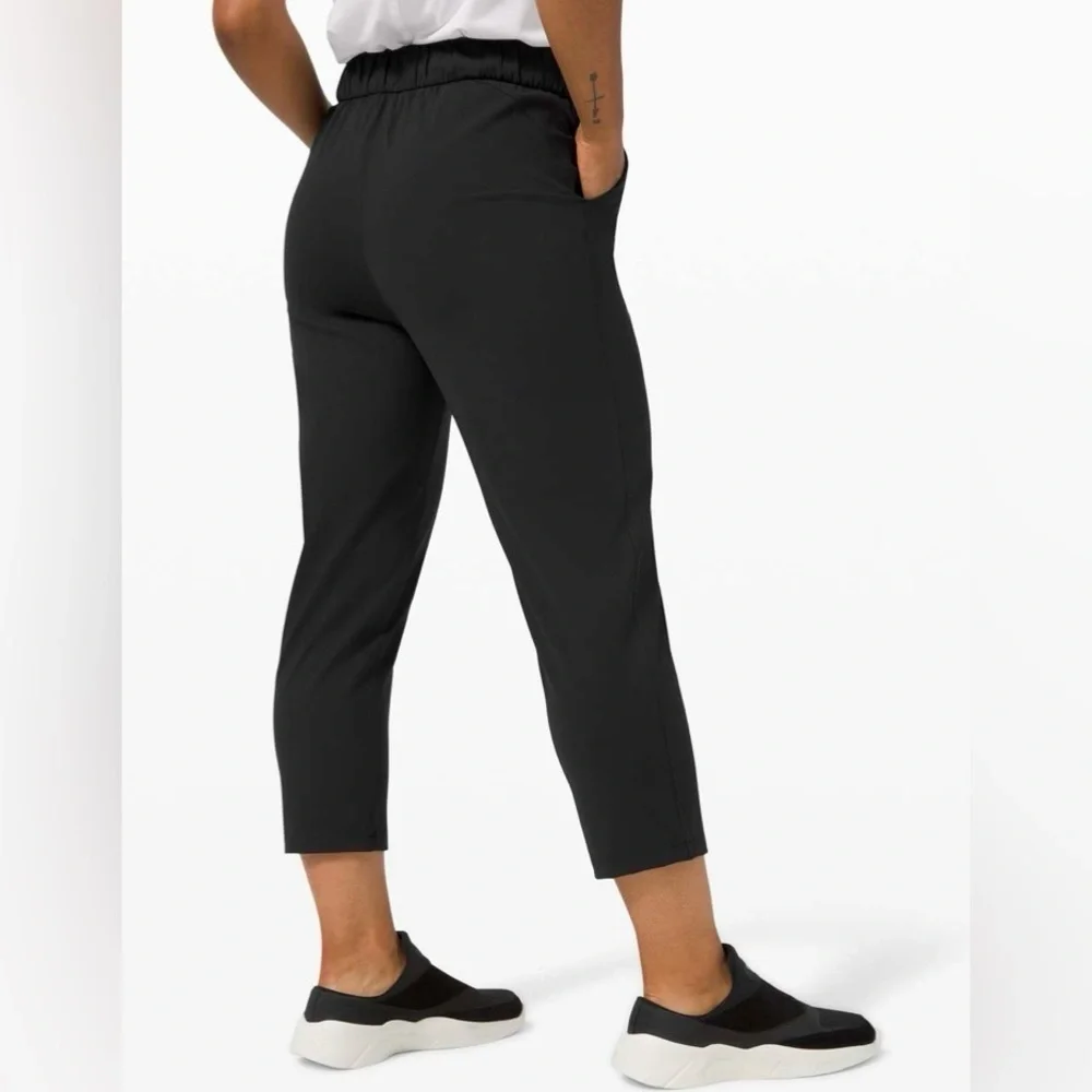 Lululemon Pants Keep Moving Cropped Activewear Casual Comfort Sporty Black 6